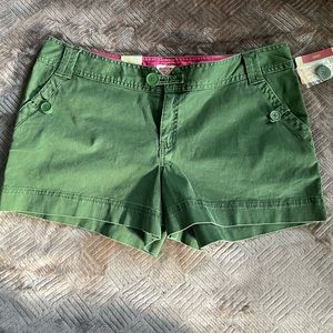 Mossimo - green shorts, 3” inseam. Functional front and back pockets. SZ 15